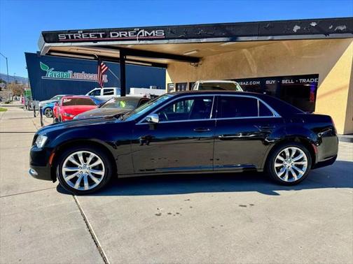 2018 Chrysler 300 Touring
