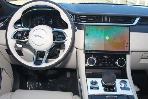 2026 Jaguar F-PACE P400 R-Dynamic S