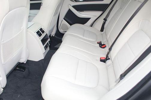 2026 Jaguar F-PACE P250 R-Dynamic S