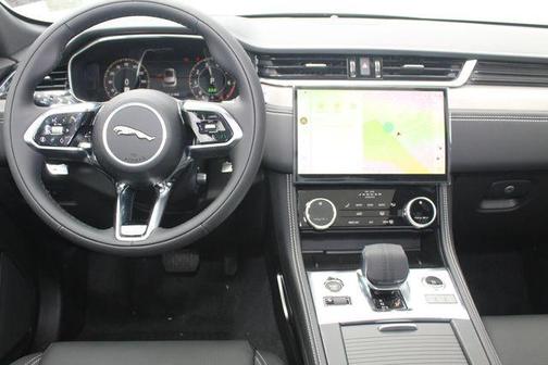 2026 Jaguar F-PACE P400 R-Dynamic S