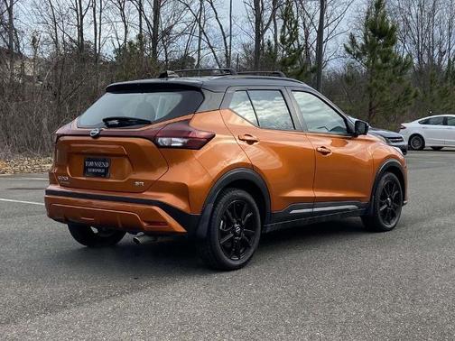 2023 Nissan Kicks SR