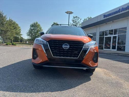 2023 Nissan Kicks SR