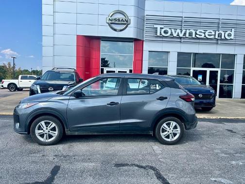 2024 Nissan Kicks S