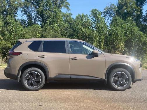 Baja Storm 2024 Nissan Rogue SV