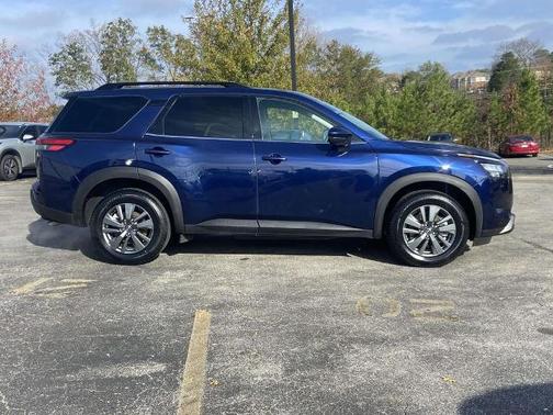 Deep Ocean Blue 2024 Nissan Pathfinder SV