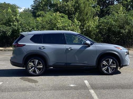 Boulder Gray Metallic 2025 Nissan Rogue SL