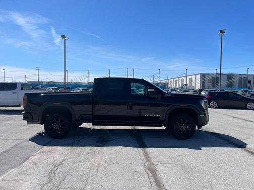 Onyx Black 2024 GMC Sierra 2500 AT4