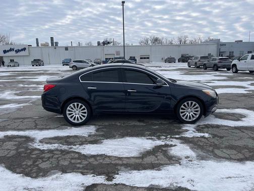 2013 Buick Regal Premium 1