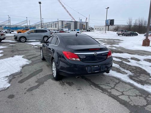 2013 Buick Regal Premium 1