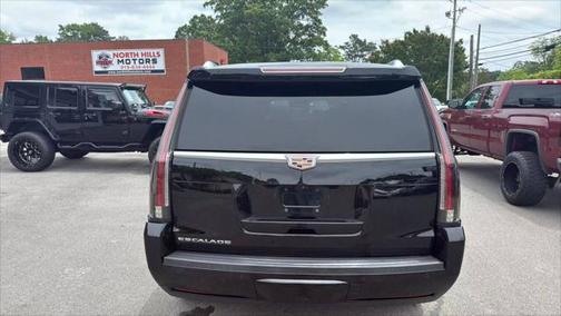 2018 Cadillac Escalade Luxury