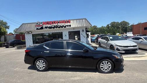 Super Black 2020 Nissan Altima S FWD