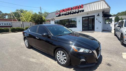 Super Black 2020 Nissan Altima S FWD