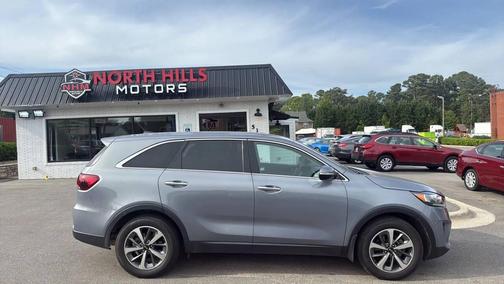 Everlasting Silver 2020 Kia Sorento LX