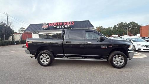 2017 RAM 2500 Big Horn Crew Cab 4x4 6'4' Box