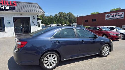 Parisian Night Pearl 2014 Toyota Camry Hybrid LE