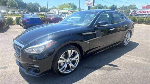 2017 INFINITI Q70 3.7