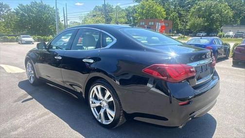 2017 INFINITI Q70 3.7