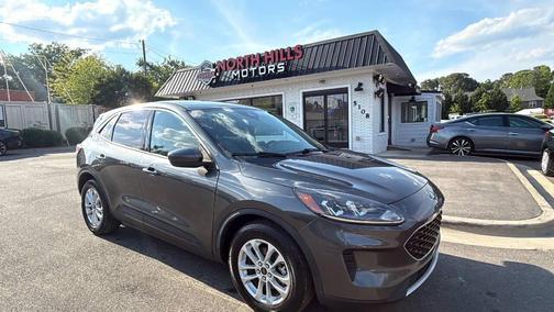 Magnetic Metallic 2020 Ford Escape SE