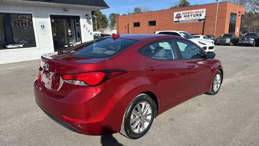 2016 Hyundai ELANTRA SE