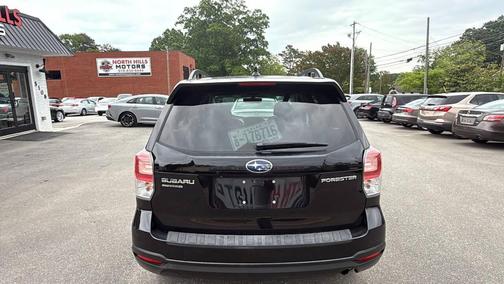 Crystal Black Silica 2018 Subaru Forester 2.5i Premium