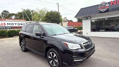 Crystal Black Silica 2018 Subaru Forester 2.5i Premium