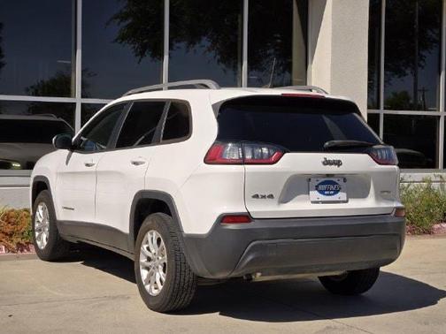 Bright White Clearcoat 2021 Jeep Cherokee Latitude