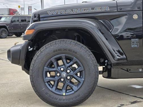 Black Clearcoat 2026 Jeep Wrangler Sport
