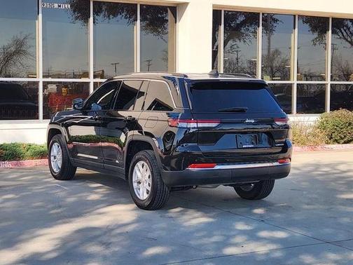 2023 Jeep Grand Cherokee Laredo