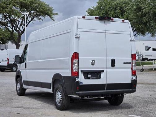 Bright White Clearcoat 2026 RAM ProMaster 2500 High Roof