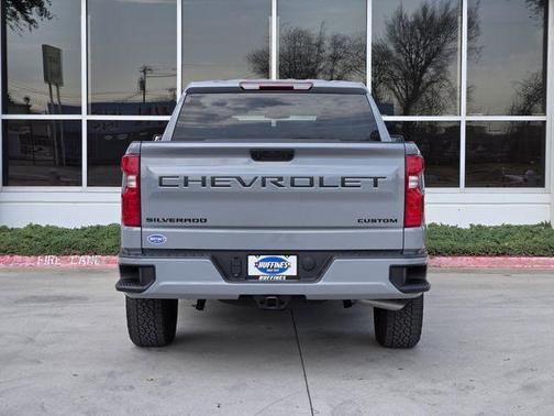 2024 Chevrolet Silverado 1500 Custom