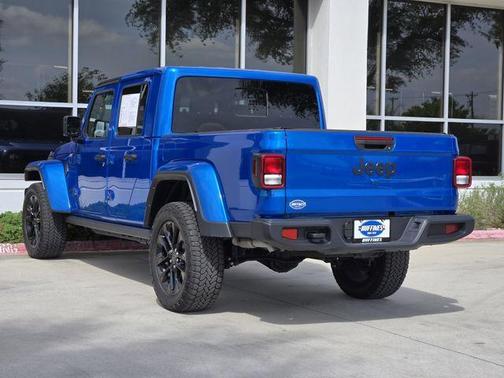 Hydro Blue Pearlcoat 2025 Jeep Gladiator Sport