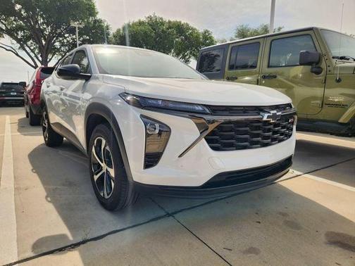 Summit White 2024 Chevrolet Trax 1RS