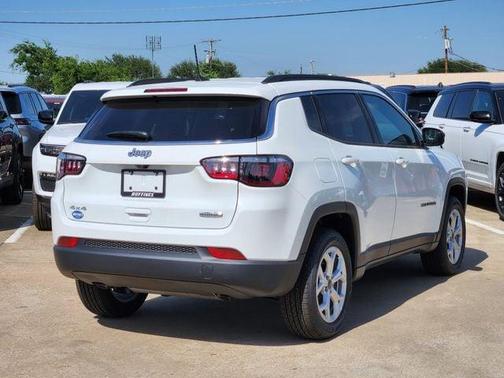 2025 Jeep Compass Latitude