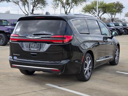 Diamond Black 2026 Chrysler Pacifica Pinnacle