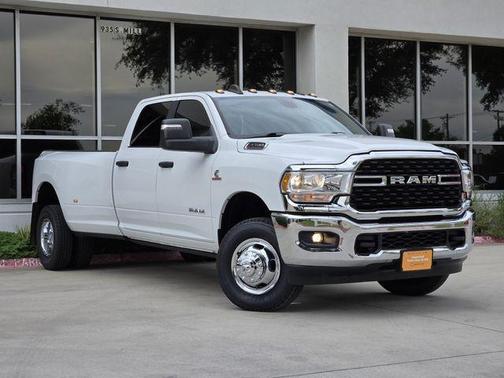 Bright White Clearcoat 2024 RAM 3500 Big Horn