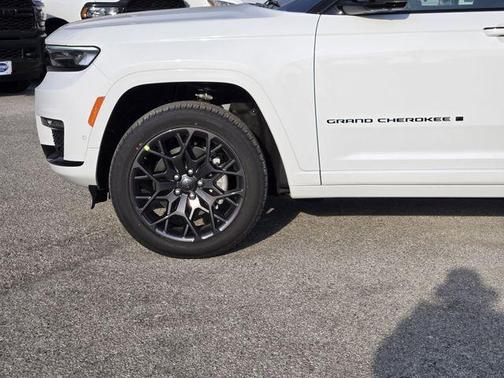 2025 Jeep Grand Cherokee L Summit