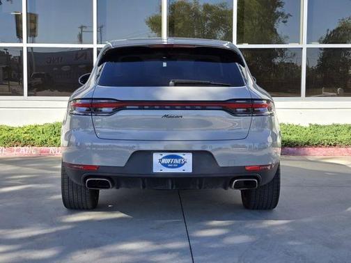 2021 Porsche Macan Base