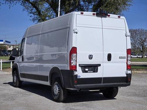 Bright White Clearcoat 2026 RAM ProMaster 2500 High Roof