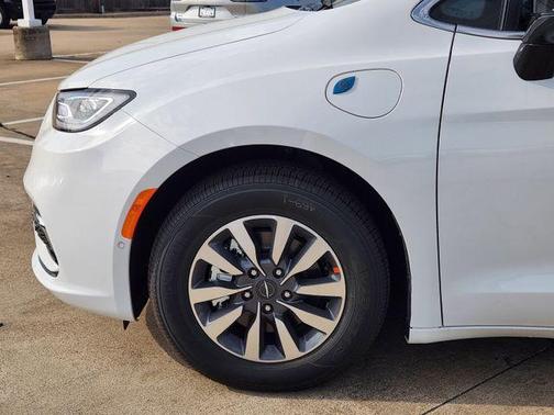 2025 Chrysler Pacifica Hybrid Select