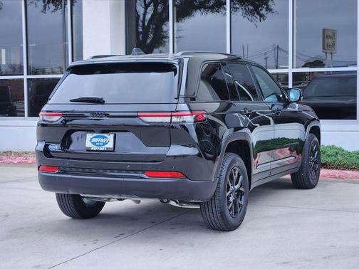 2024 Jeep Grand Cherokee Laredo