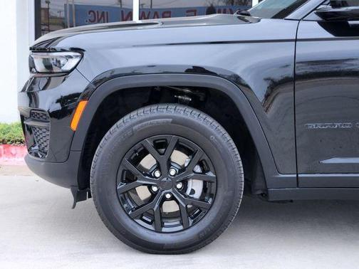 2024 Jeep Grand Cherokee Laredo