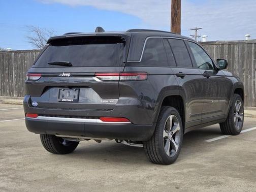 Metallic 2026 Jeep Grand Cherokee Limited