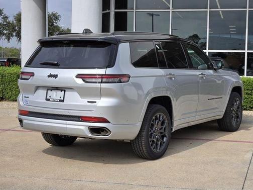 2025 Jeep Grand Cherokee Summit