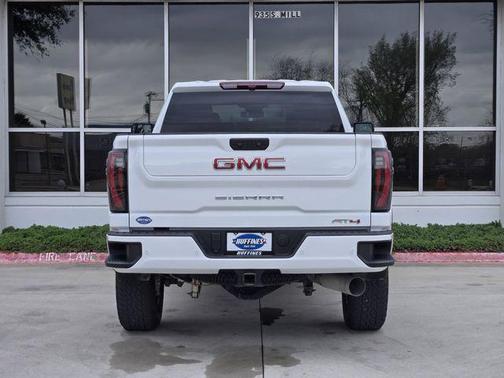Summit White 2025 GMC Sierra 2500 AT4