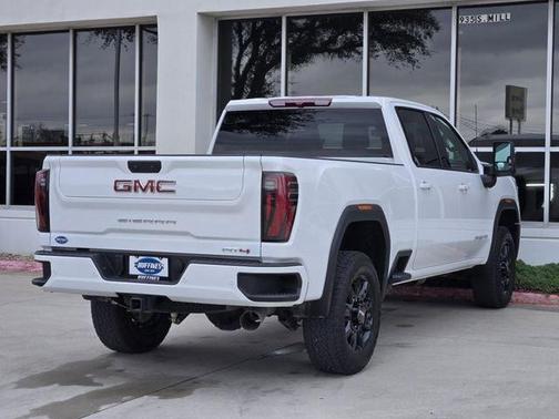 Summit White 2025 GMC Sierra 2500 AT4