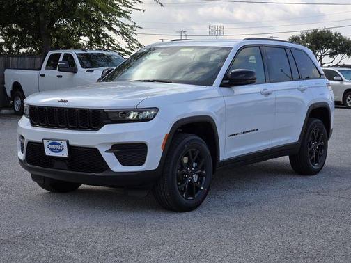 2025 Jeep Grand Cherokee Laredo