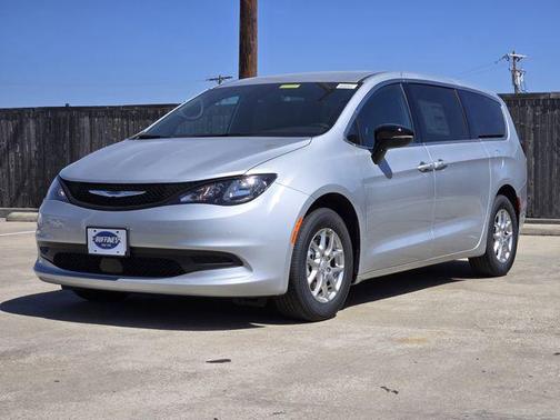 Silver Mist Clearcoat 2026 Chrysler Voyager LX