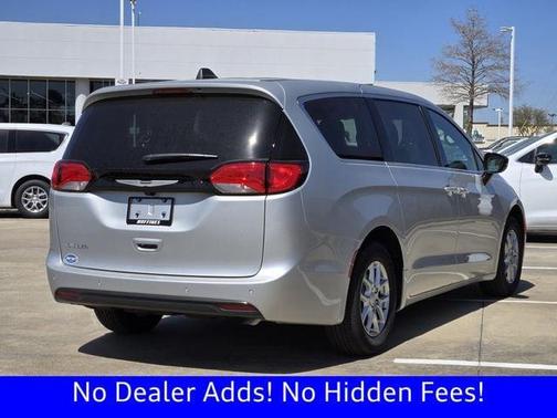 Silver Mist Clearcoat 2026 Chrysler Voyager LX