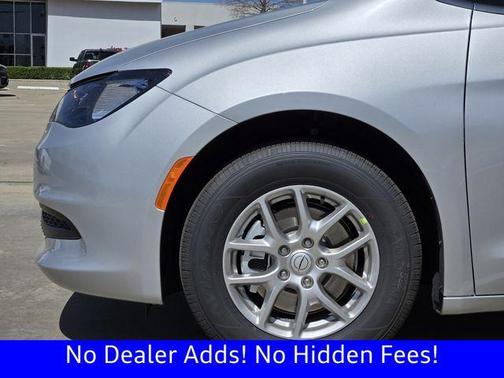 Silver Mist Clearcoat 2026 Chrysler Voyager LX