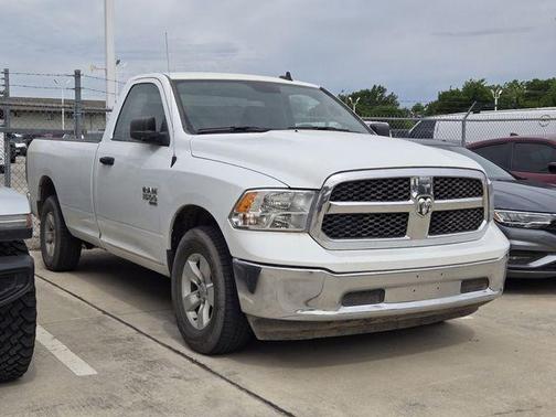 Bright White Clearcoat 2023 RAM 1500 Classic SLT